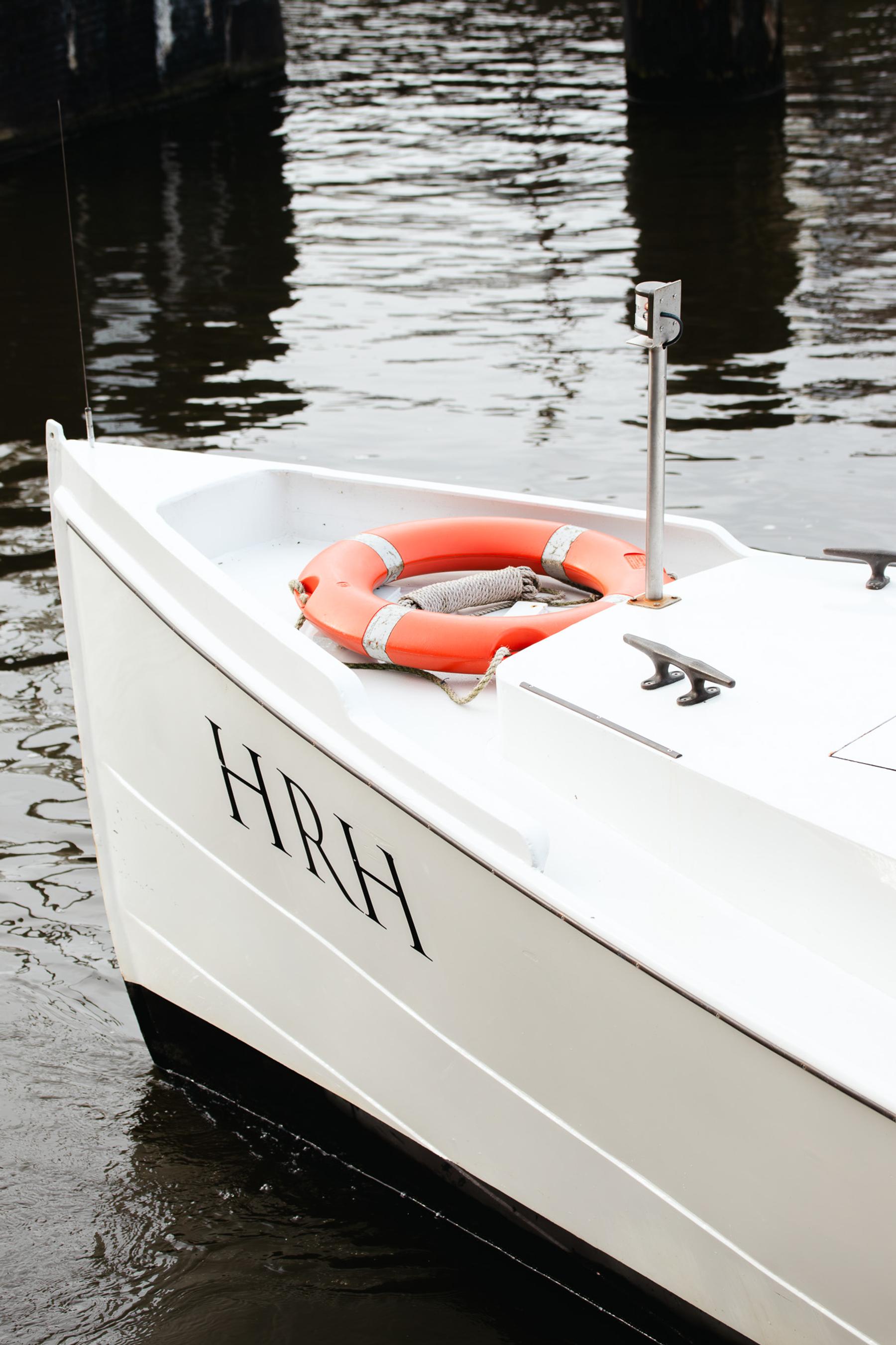 HRH, beeld 5 van het schip