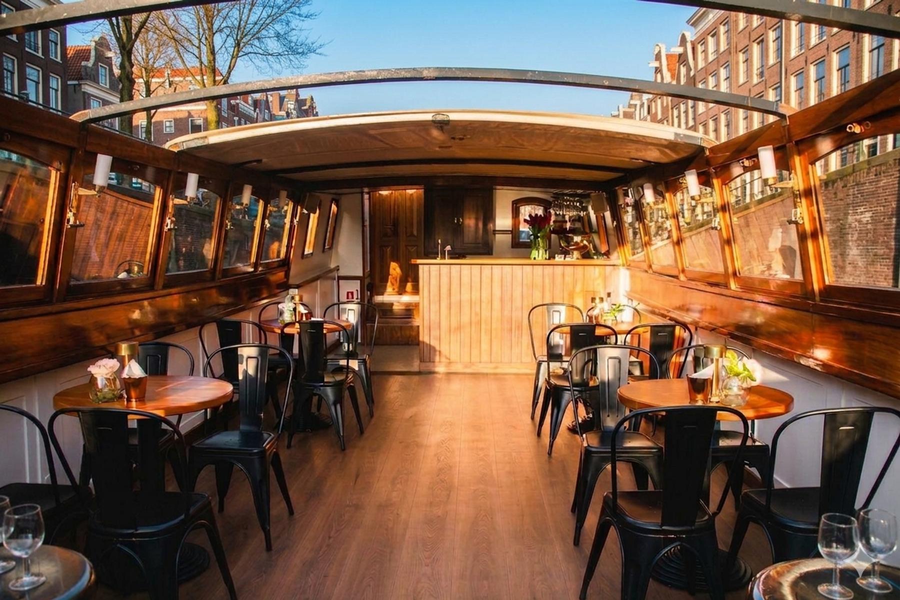 Bota Fogo, beeld 4 van het schip