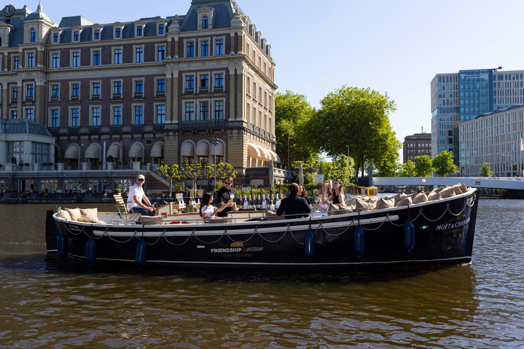 Kraken Rum Boat: Oceans, Karaktervolle sloep voor een stoerdere borrelvaart.