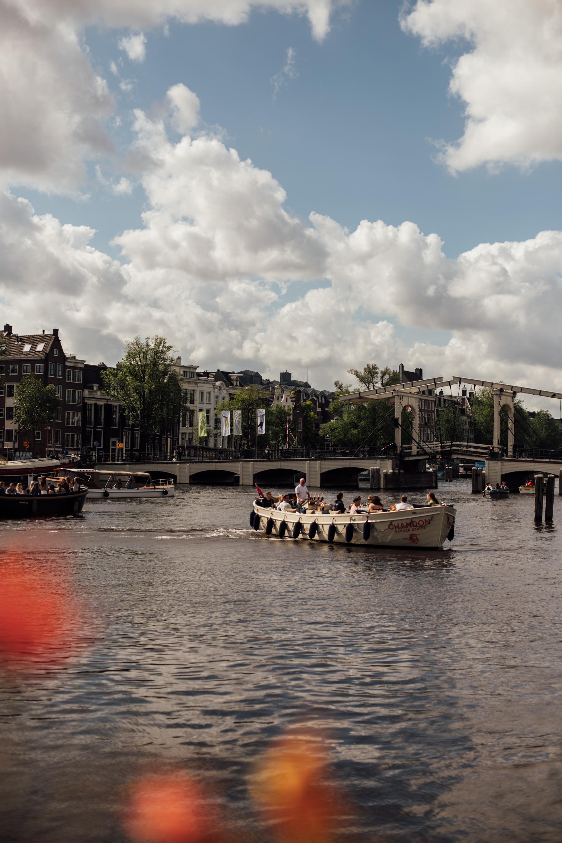 Chandon Spritz Boat: Sip & Cruise, beeld 5 van het schip